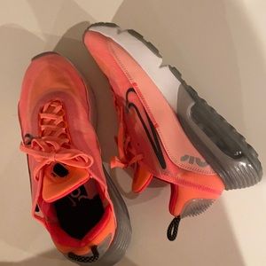 Nike Air Max 2090 Lava Glow Women’s 9